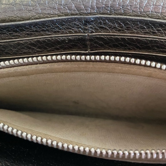 Prada soft saffiano metallic wallet EUC. $75 Authentic w silver hardware - Picture 13 of 16